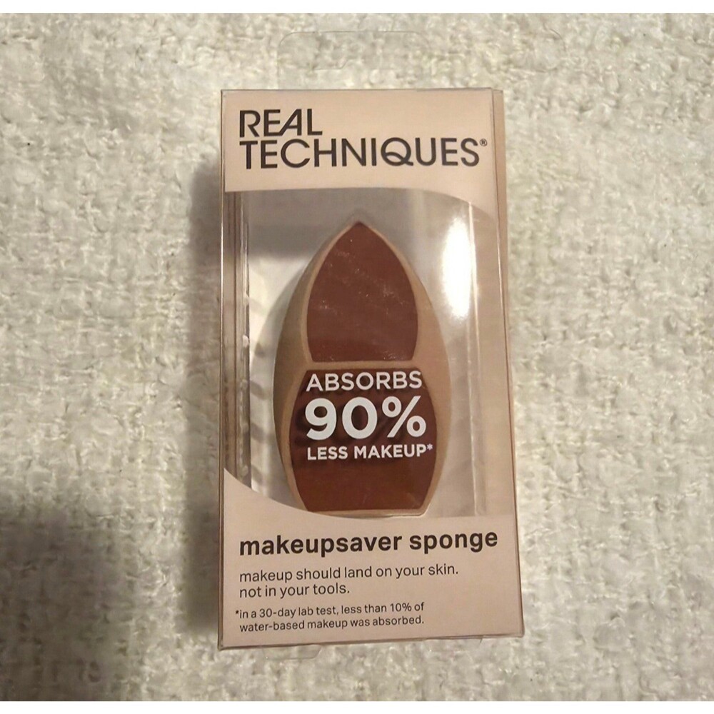 Real Techniques Makeupsaver Sponge 90% Less Makeup Absorbed